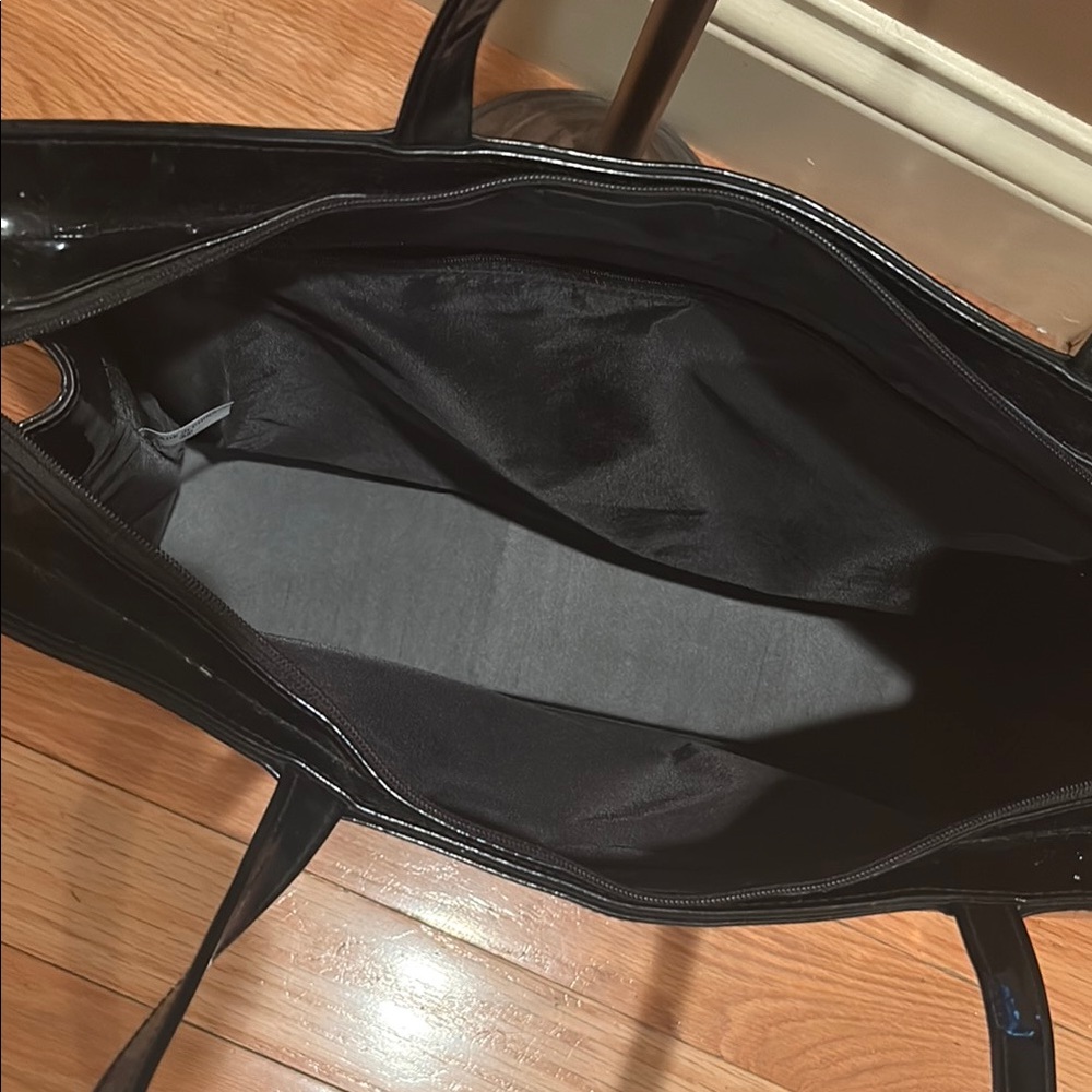 Saks Fifth Avenue Large Glossy zip Black Tote gym shopping bag patent leather - Picture 3 of 5